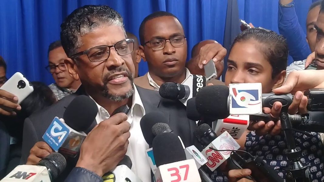 Ramón Ramírez, negociar, nombres