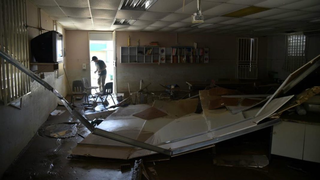 Puerto Rico reabrirá 33 escuelas más este lunes