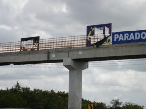 Destruyen propaganda promovían aspiraciones de LF para el 2020