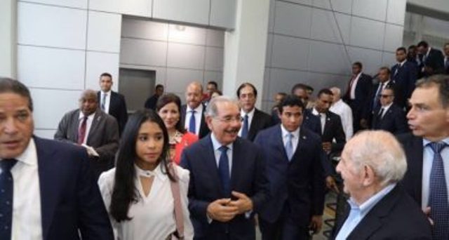Medina en el Teleférico Danilo Medina inaugura el Teleférico de Santo Domingo