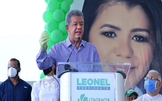Leonel Fernández advierte salario mínimo pactado es insuficiente Leonel Fernández