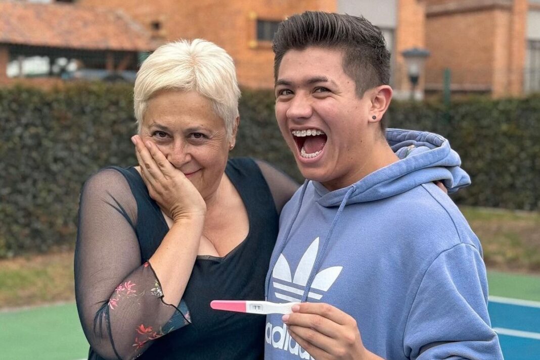Actriz Alina Lozano