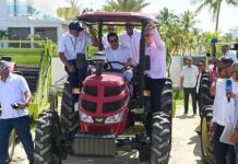 David Collado entrega en Boca Chica equipos a alcaldías turísticas Boca Chica